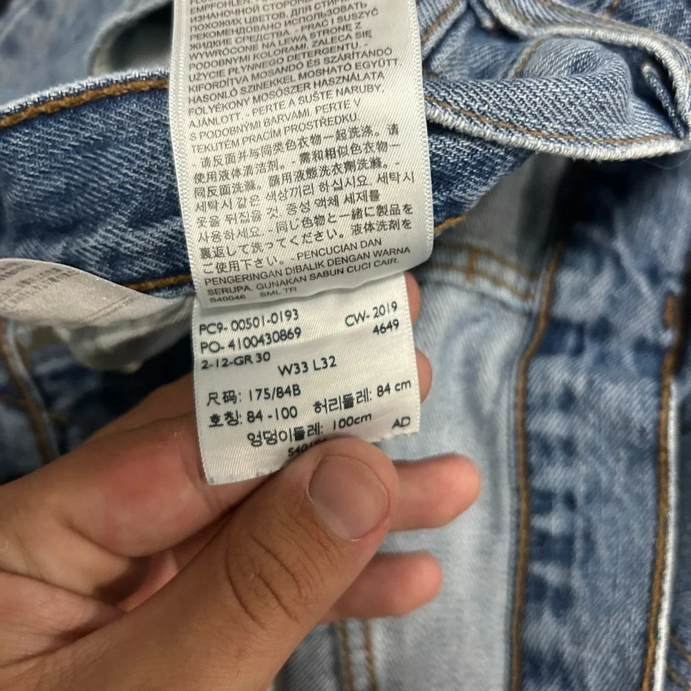 Levis 501 Original Fit Mens Jeans W33 L32 Light Wash Blue Straight Leg Denim